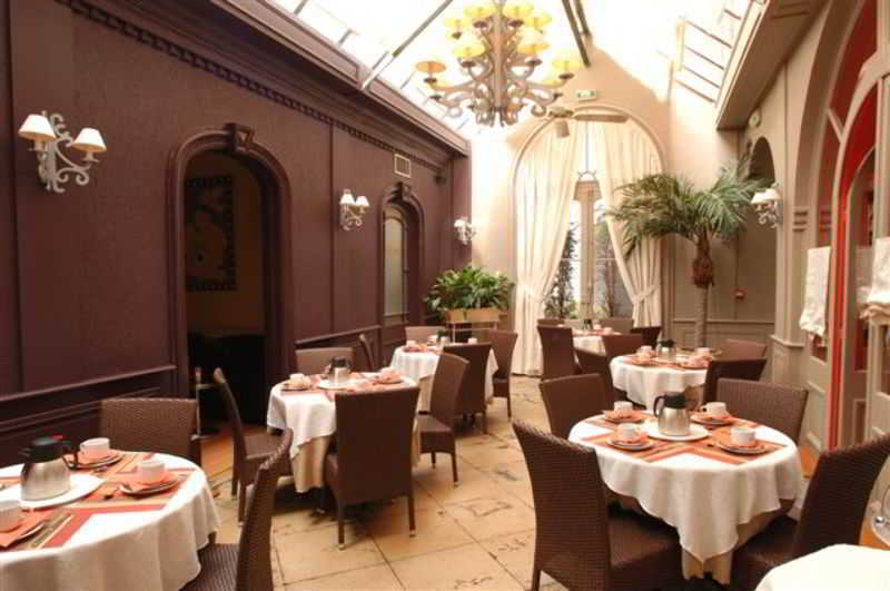 Logis Hotel De Bourgogne - Mâcon Étterem fotó